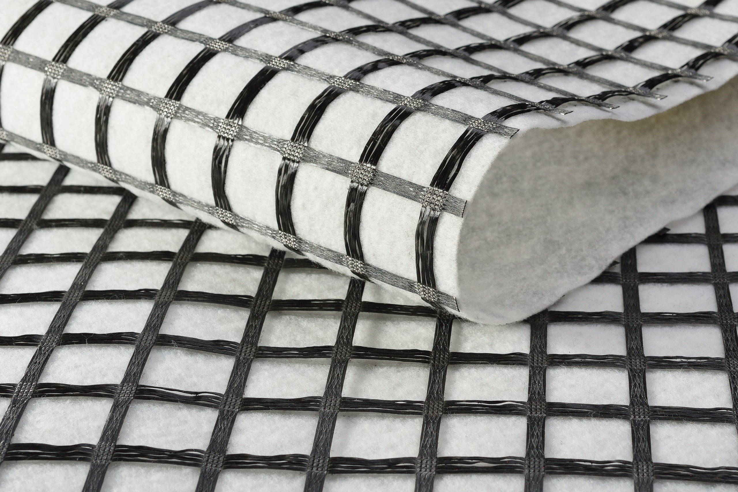 Geokompositer: Kombination av geonät och geotextil (nonwoven)