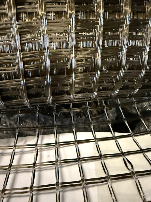 Basaltfibernät 50/50 kN/m, polymerbeläggning, 25×25 mm, bredd 1 m, rulle 50 m²